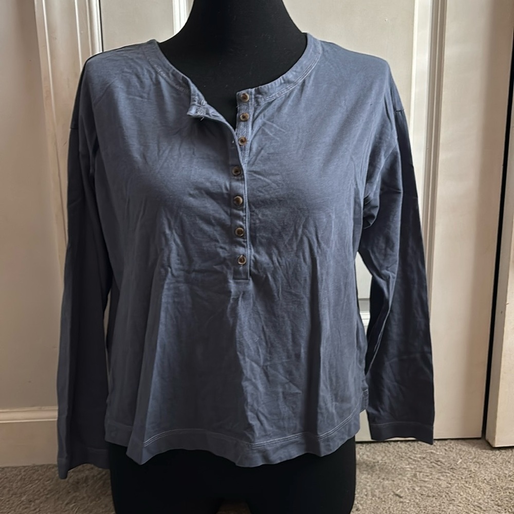 Long sleeve tee